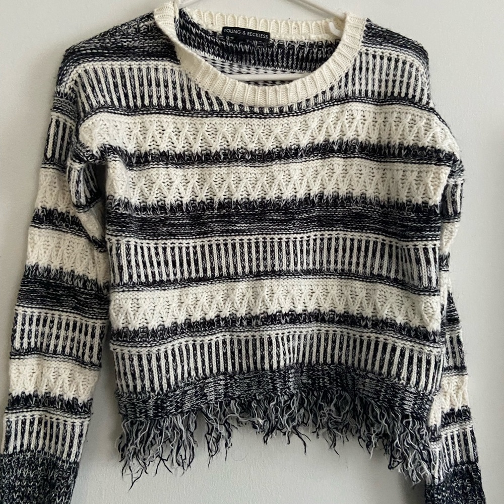 Young & Reckless Womens sweatshirt, boho and super cute for winter/fall!